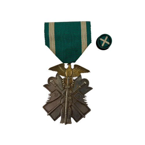  WW2 Japanese Order of the Golden Kite 7th Class with Case