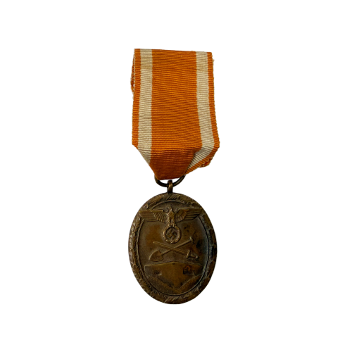 German Third Reich West Wall Metal Deutsches Schutzwall-Ehrenzeichen in Bronze with Ribbon for Sale